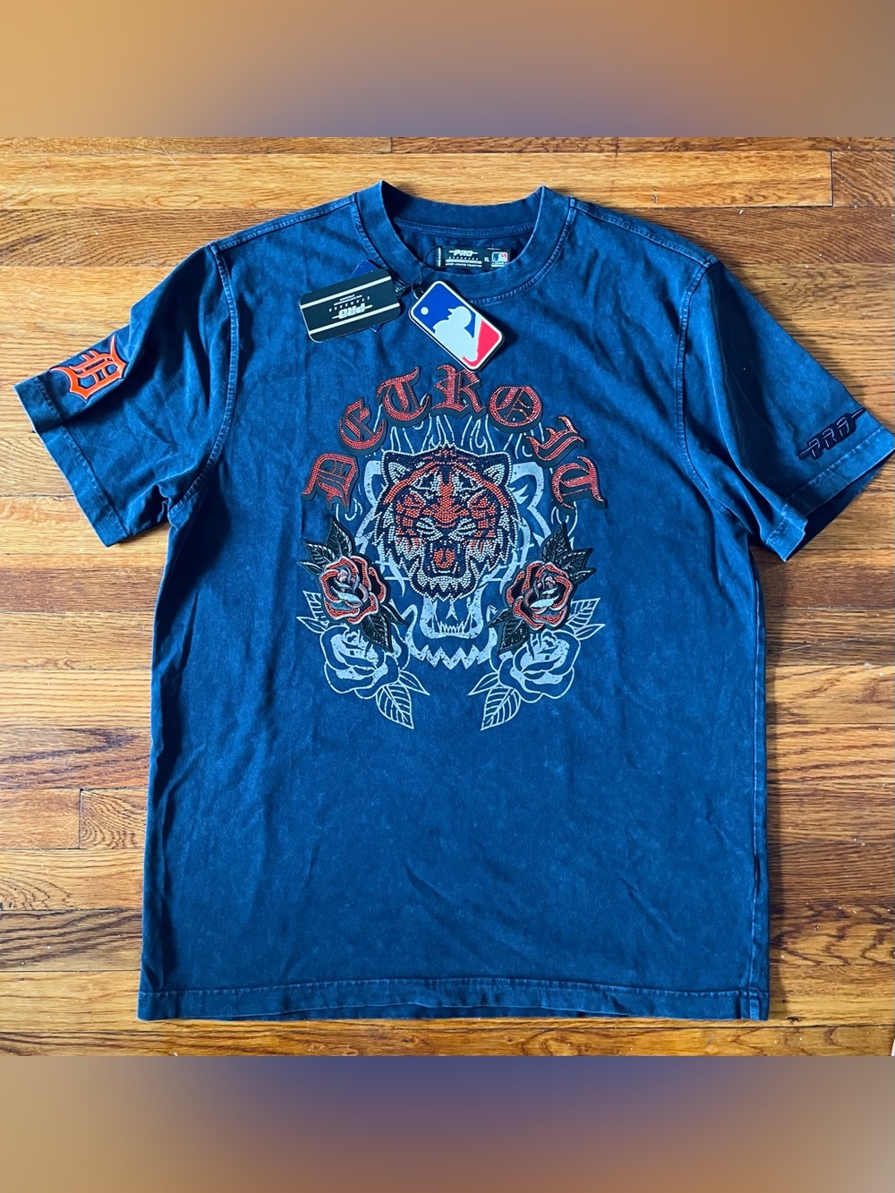 Rare Pro Standard MLB Detroit Tigers Rhinestone T Shirt Men’s S & XL